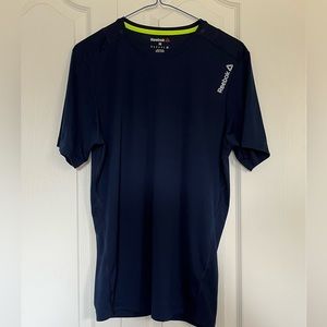💫 2/$20 - Reebok Men’s Navy Speedwick T-shirt size M